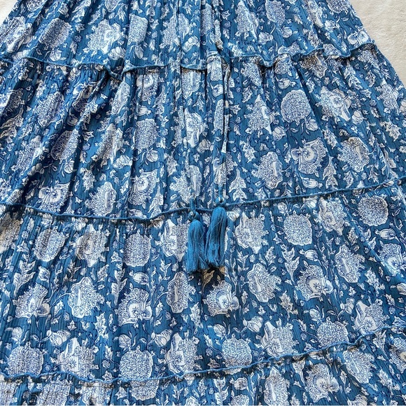Papá Vancouver | Tiered Blue Floral Maxi Dress w/tie & tassels Size L Cottage - Picture 6 of 14